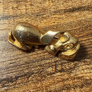 Vintage Signed Lee Co Gold Tone Textured Dog